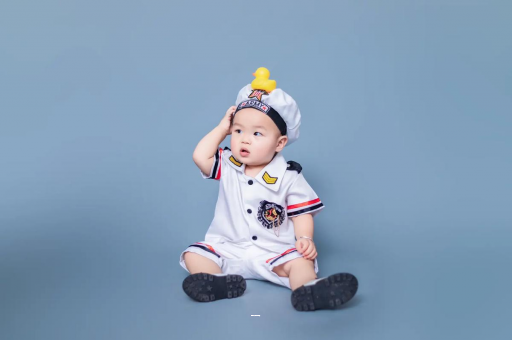 广州包生男孩的试管医院宝宝什么时候会抬头